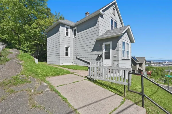 $109,000 | 230 North 18th Avenue West, Duluth, MN 55806