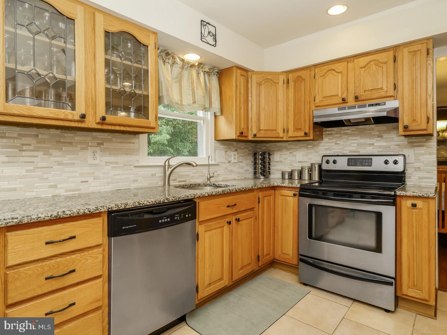 107 Ruth Lane Doylestown, PA 18901 - Photo 5 of 25 Kitchen