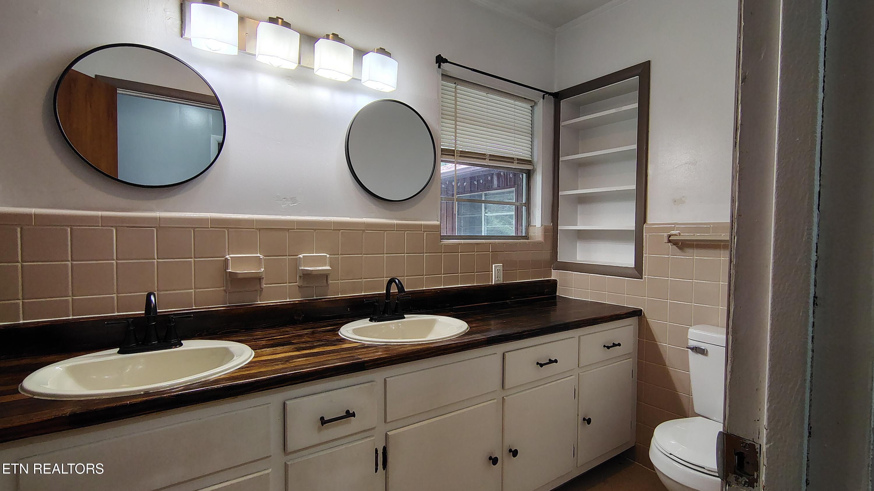 414 Guille Street Athens, TN 37303 - Photo 17 of 24 IMG_20250922_133316999_HDR