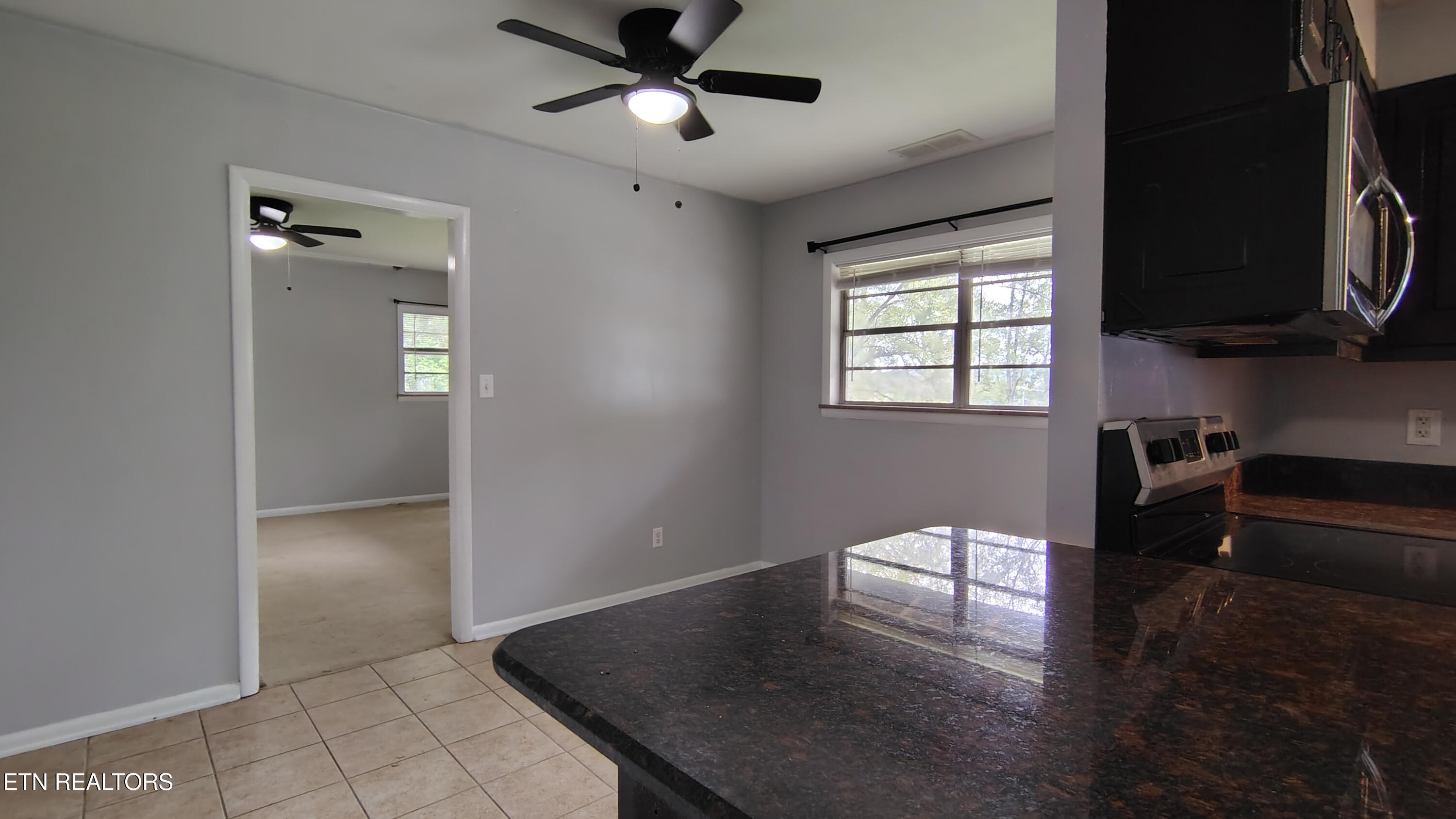 414 Guille Street Athens, TN 37303 - Photo 4 of 24 IMG_20250922_133133467_HDR