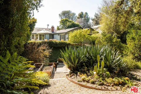 $2,997,000 | 10225 Valley Spring Lane, Toluca Lake, CA 91602