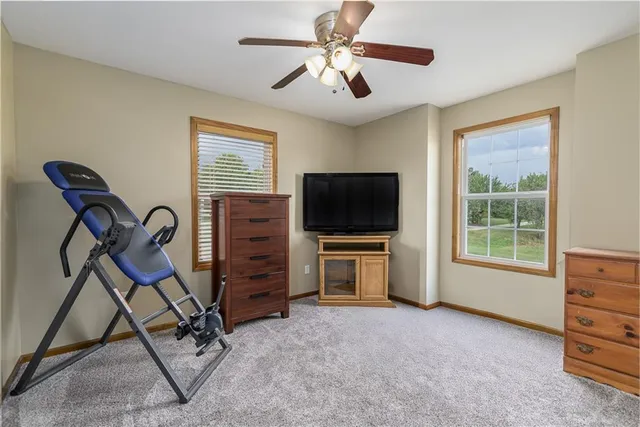 $459,950 | 25011 Garrett Road, McLouth, KS 66054