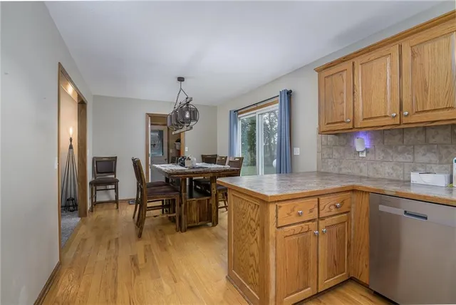 $459,950 | 25011 Garrett Road, McLouth, KS 66054