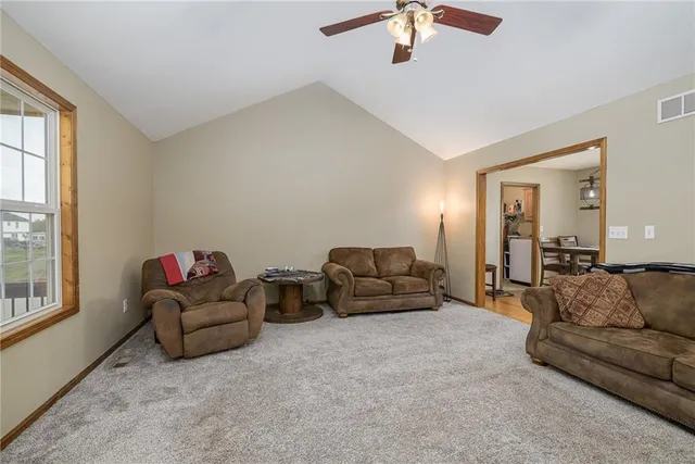 $459,950 | 25011 Garrett Road, McLouth, KS 66054