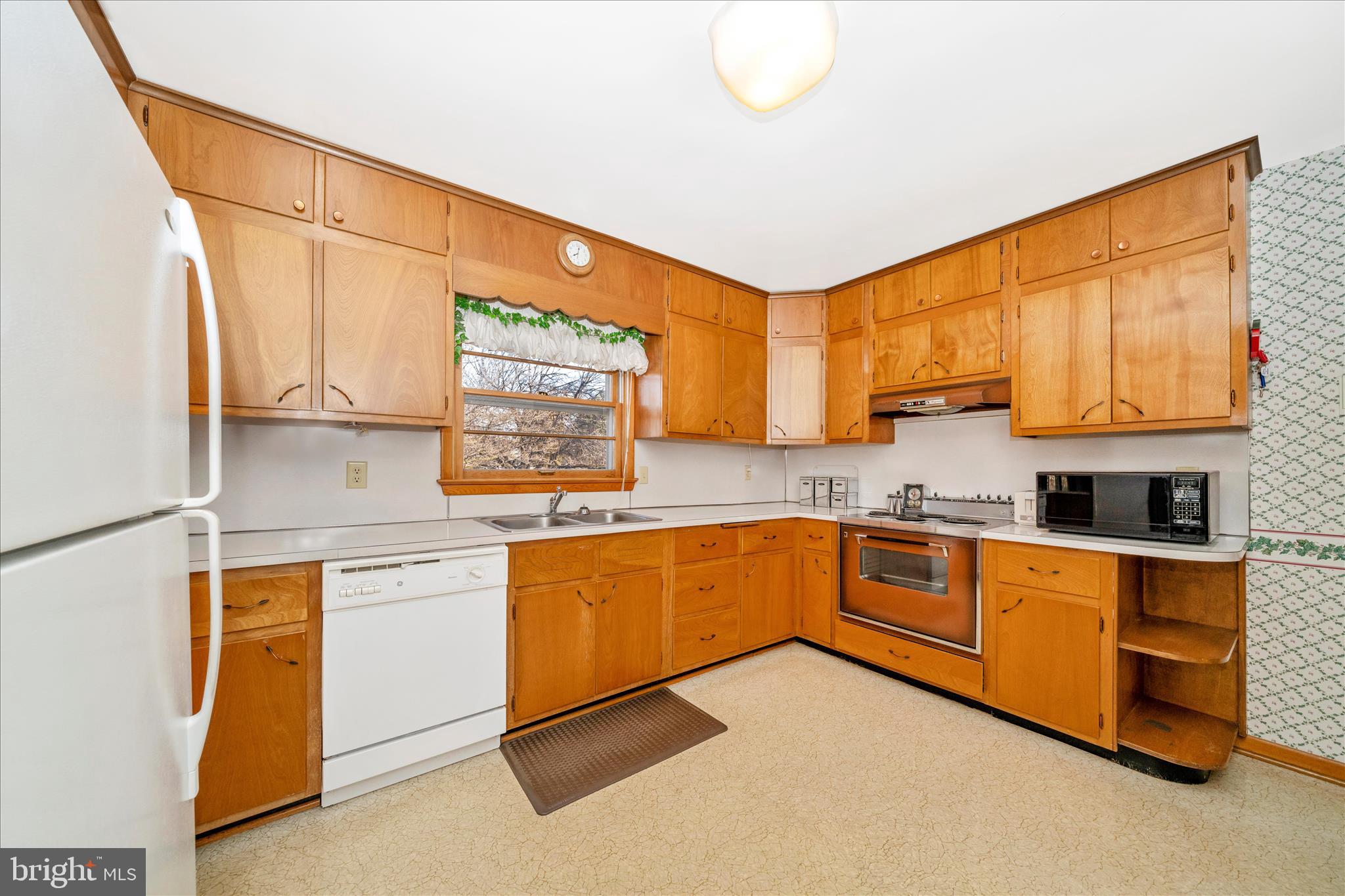 7914 Edgewood Farm Road Frederick, MD 21702 - Photo 13 of 58 Kitchen