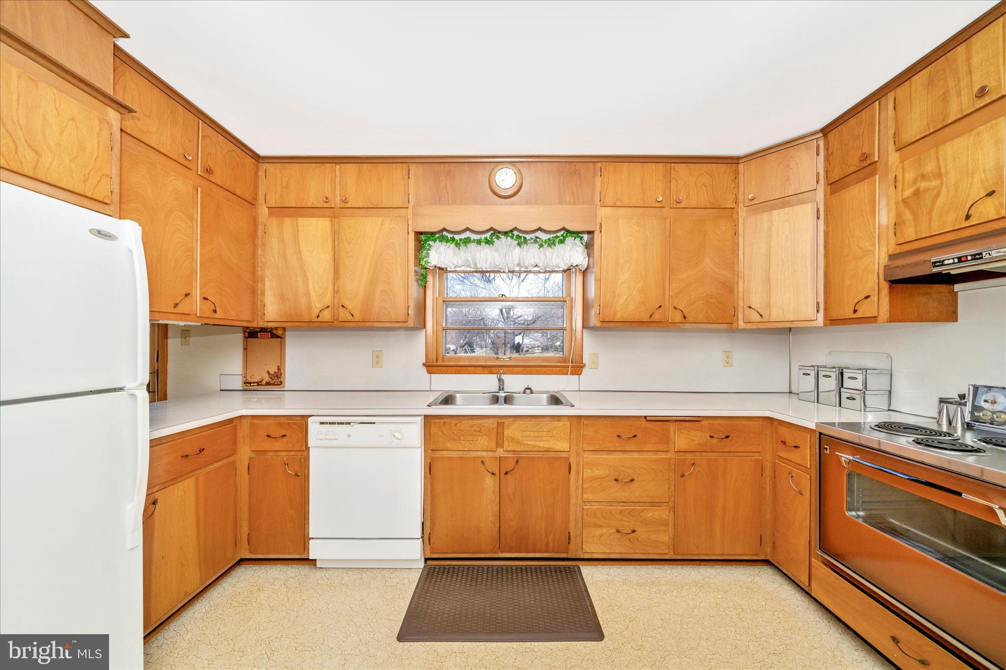 7914 Edgewood Farm Road Frederick, MD 21702 - Photo 17 of 58 Kitchen