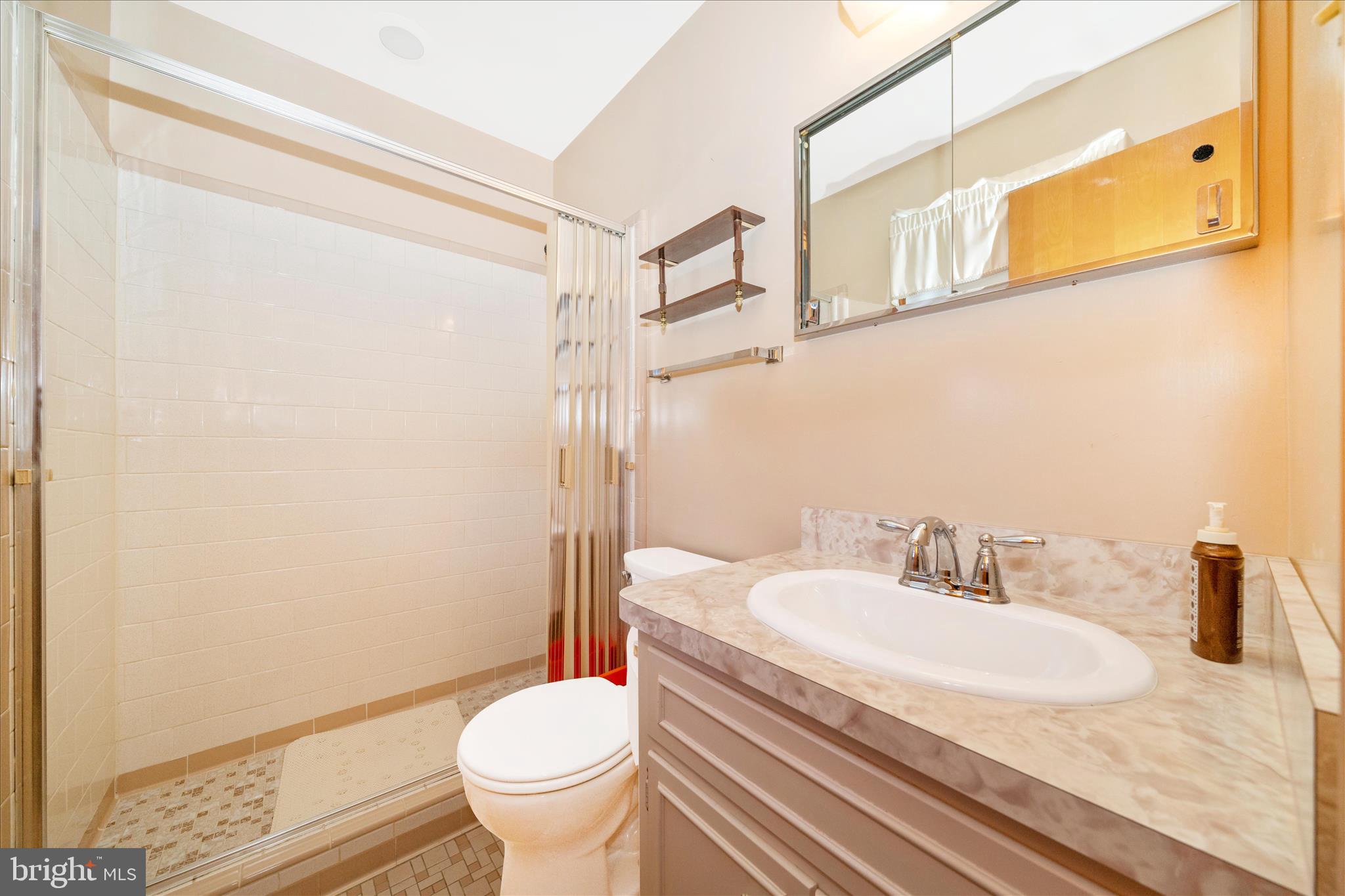 7914 Edgewood Farm Road Frederick, MD 21702 - Photo 23 of 58 Primary Bathroom