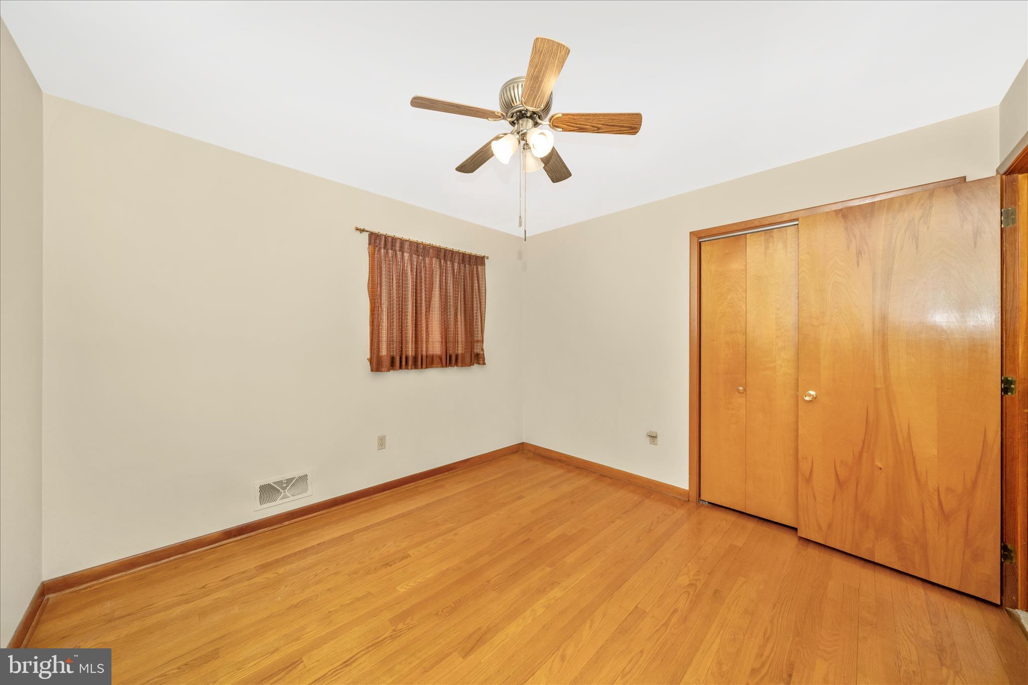 7914 Edgewood Farm Road Frederick, MD 21702 - Photo 29 of 58 Bedroom 3