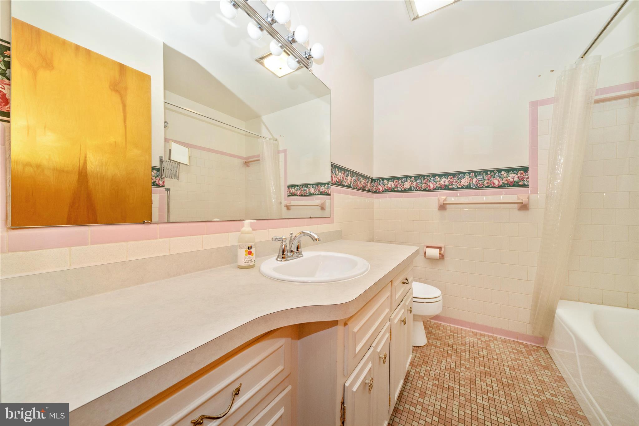 7914 Edgewood Farm Road Frederick, MD 21702 - Photo 32 of 58 Hall Bath