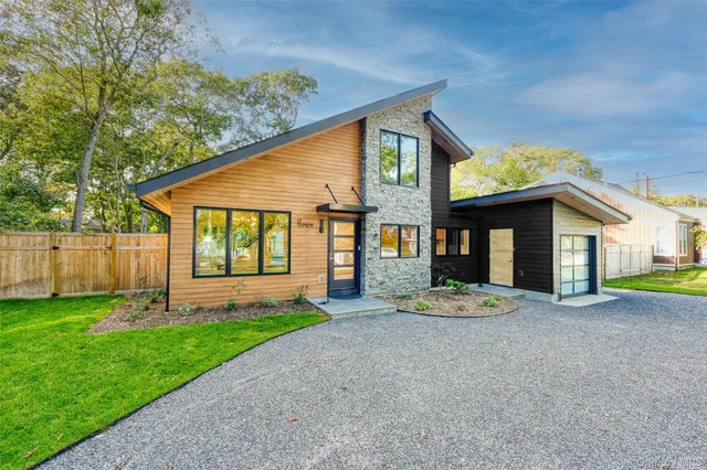 $1,425,000 | 17 Heather Drive, Remsenburg, NY 11960