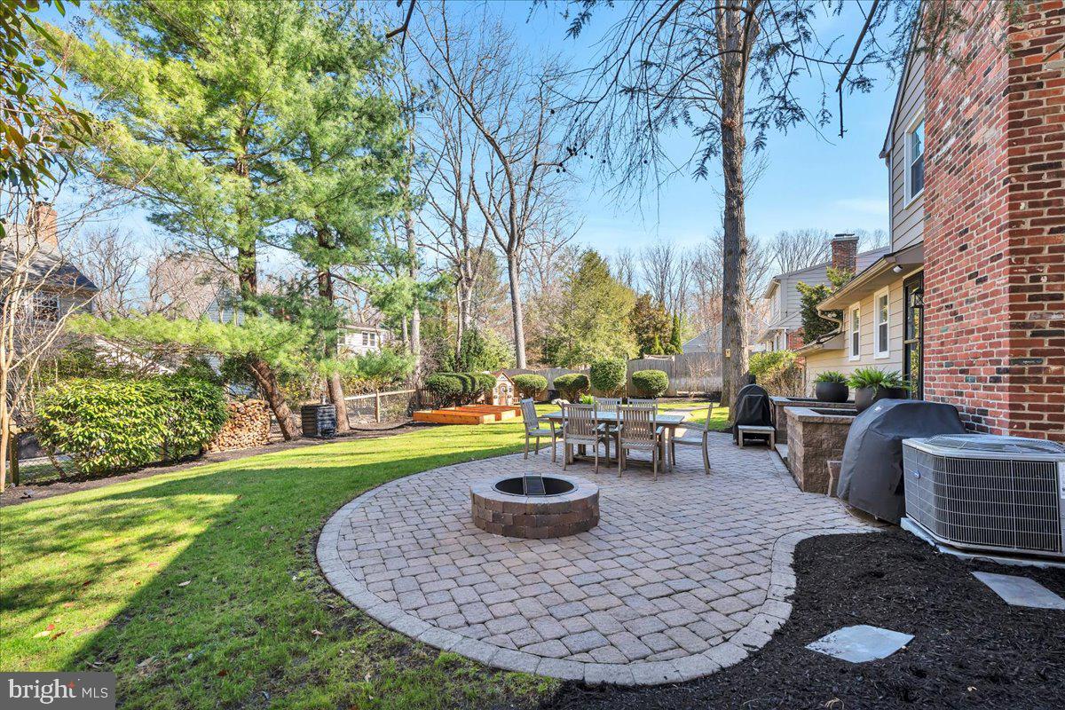 126 Ashford Road Cherry Hill, NJ 08003 - Photo 32 of 43 a view of a backyard with sitting area