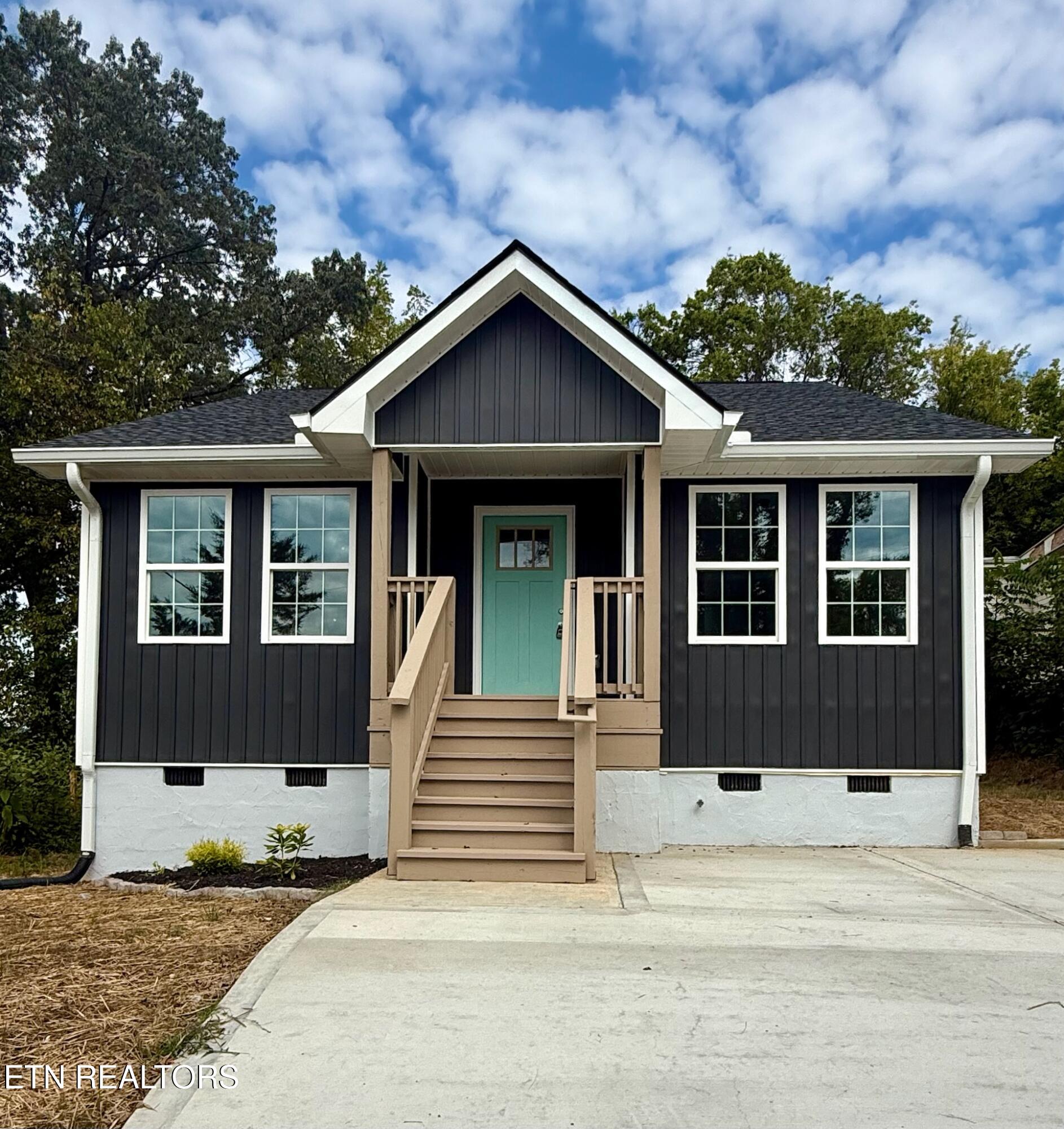 156 Old State Road Knoxville, TN 37914 - Photo 2 of 16 IMG_5717