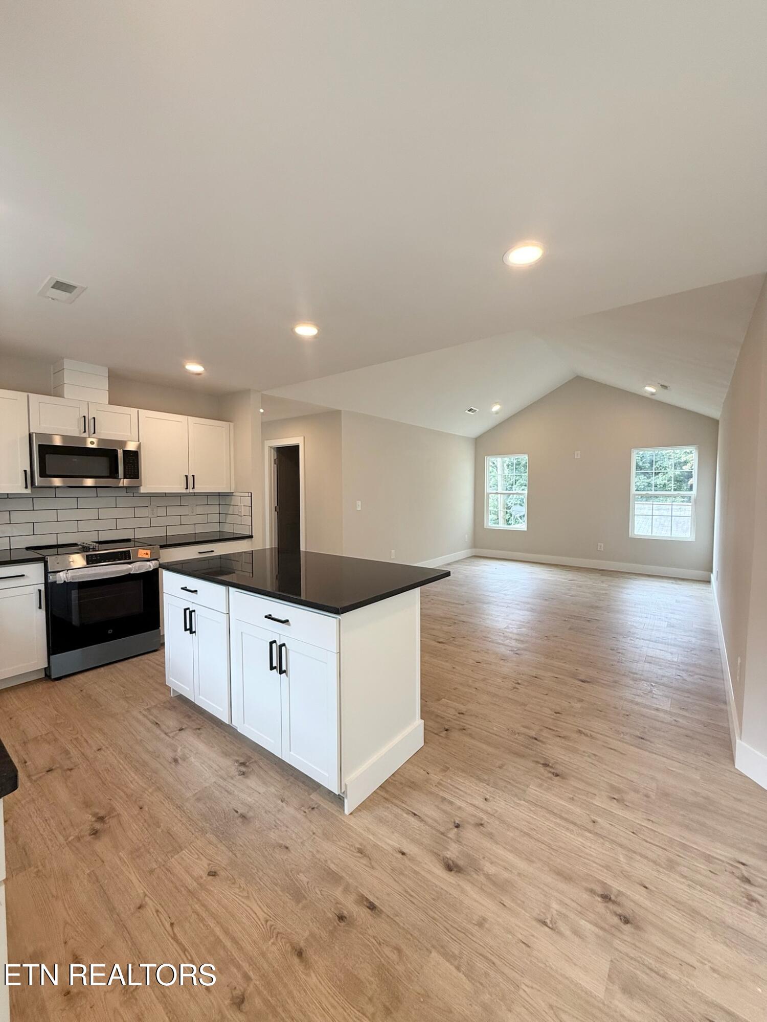 156 Old State Road Knoxville, TN 37914 - Photo 4 of 16 IMG_5754