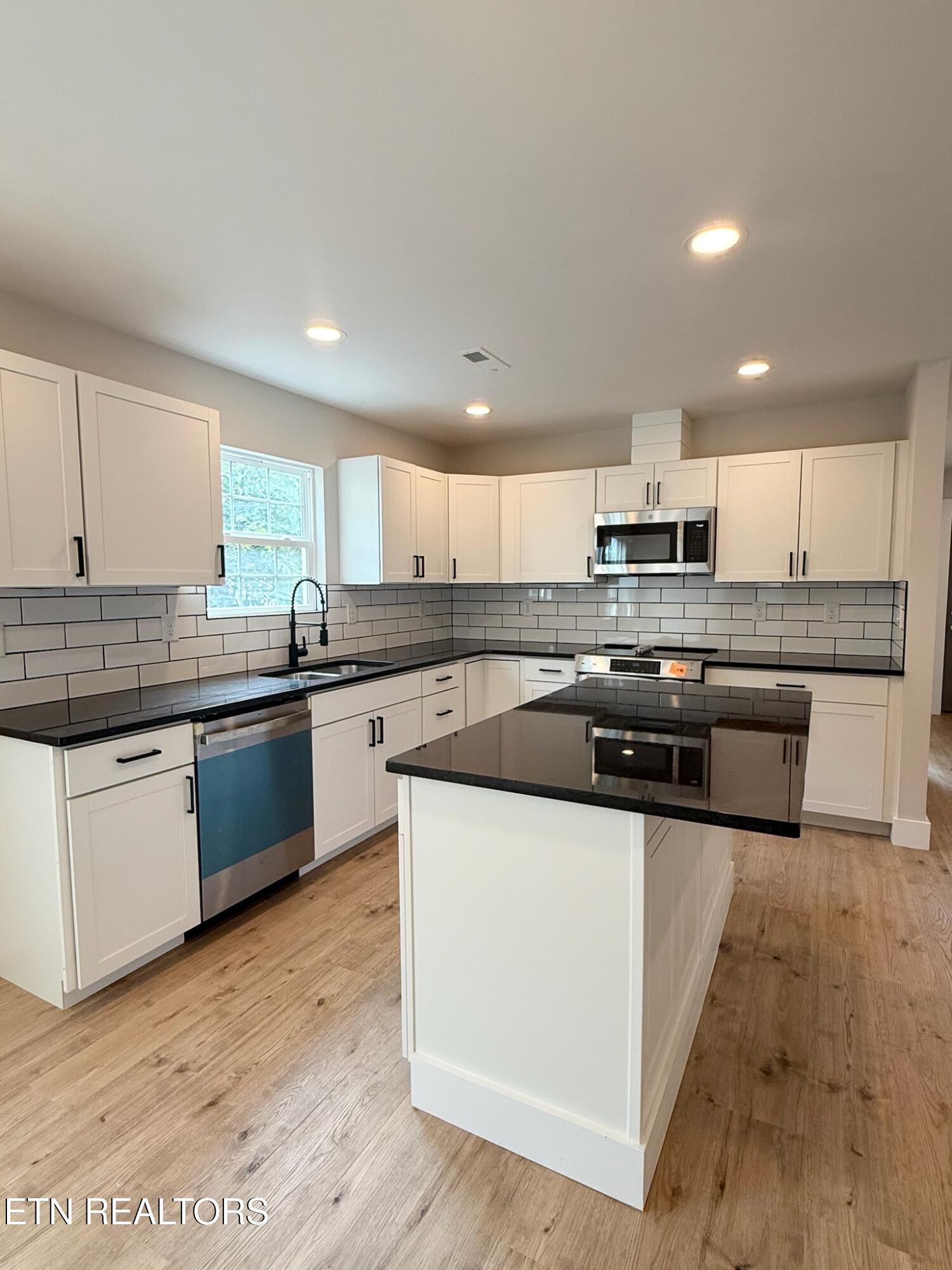 156 Old State Road Knoxville, TN 37914 - Photo 5 of 16 IMG_5757