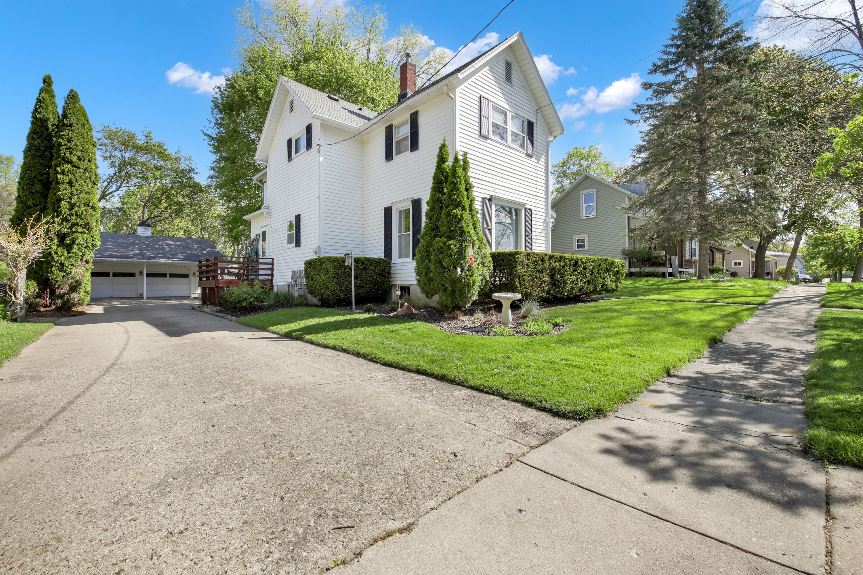 19 Elm Street Fort Atkinson, WI 53538 - Photo 2 of 32 19 elm st-3