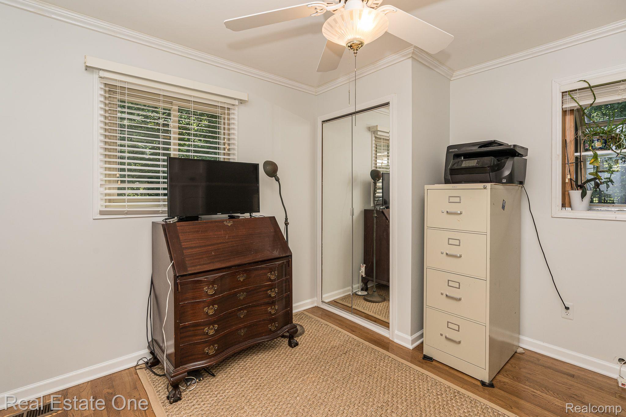 3450 Vardon Drive Rochester, MI 48307 - Photo 10 of 34 First Floor Bedroom or office. Murphy bed stays