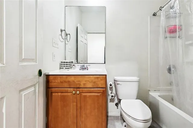 $325,000 | 1209 Tallow Tree Lane, Harvey, LA 70058