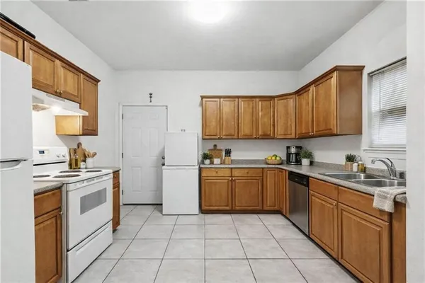 $325,000 | 1209 Tallow Tree Lane, Harvey, LA 70058