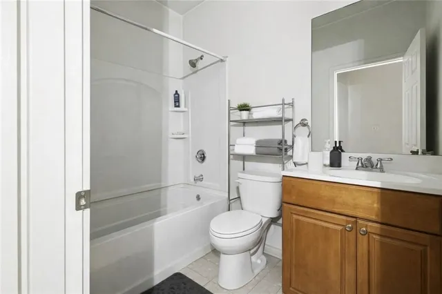 $325,000 | 1209 Tallow Tree Lane, Harvey, LA 70058