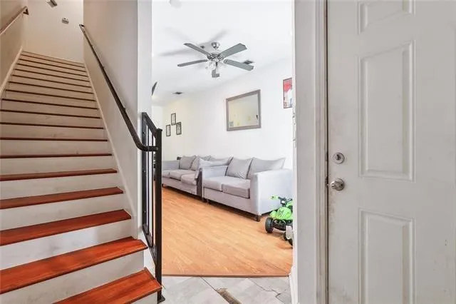 $325,000 | 1209 Tallow Tree Lane, Harvey, LA 70058