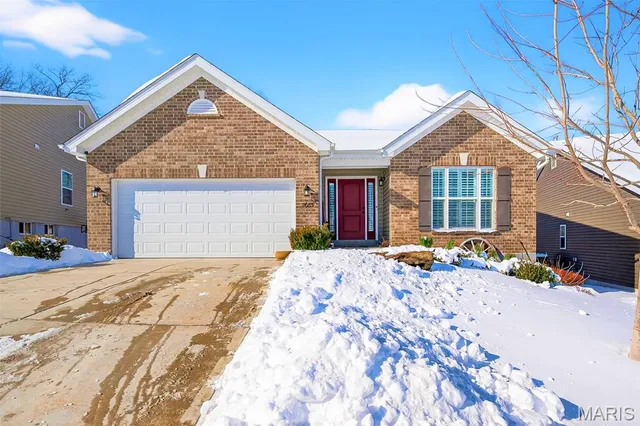 $389,000 | 2685 Winding Valley Drive, Fenton, MO 63026