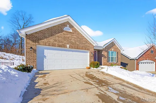 $389,000 | 2685 Winding Valley Drive, Fenton, MO 63026