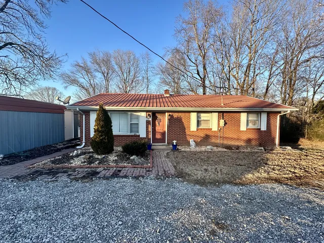 $155,000 | 142 South Roberson Road, Iron City, TN 38463