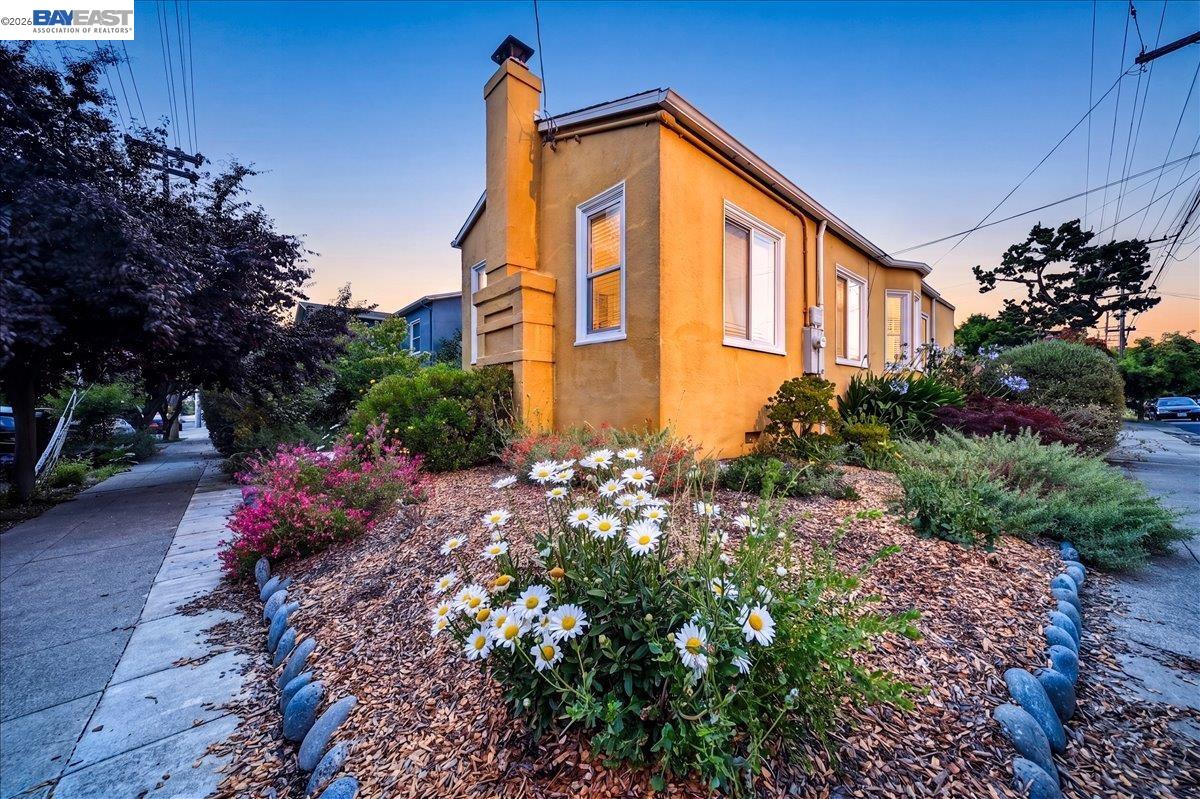 1175 Camelia Street Berkeley, CA 94702 - Photo 2 of 58