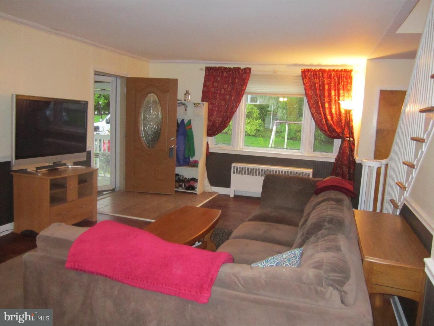 802 Aldon Road Claymont, DE 19703 - Photo 8 of 25 Great Room