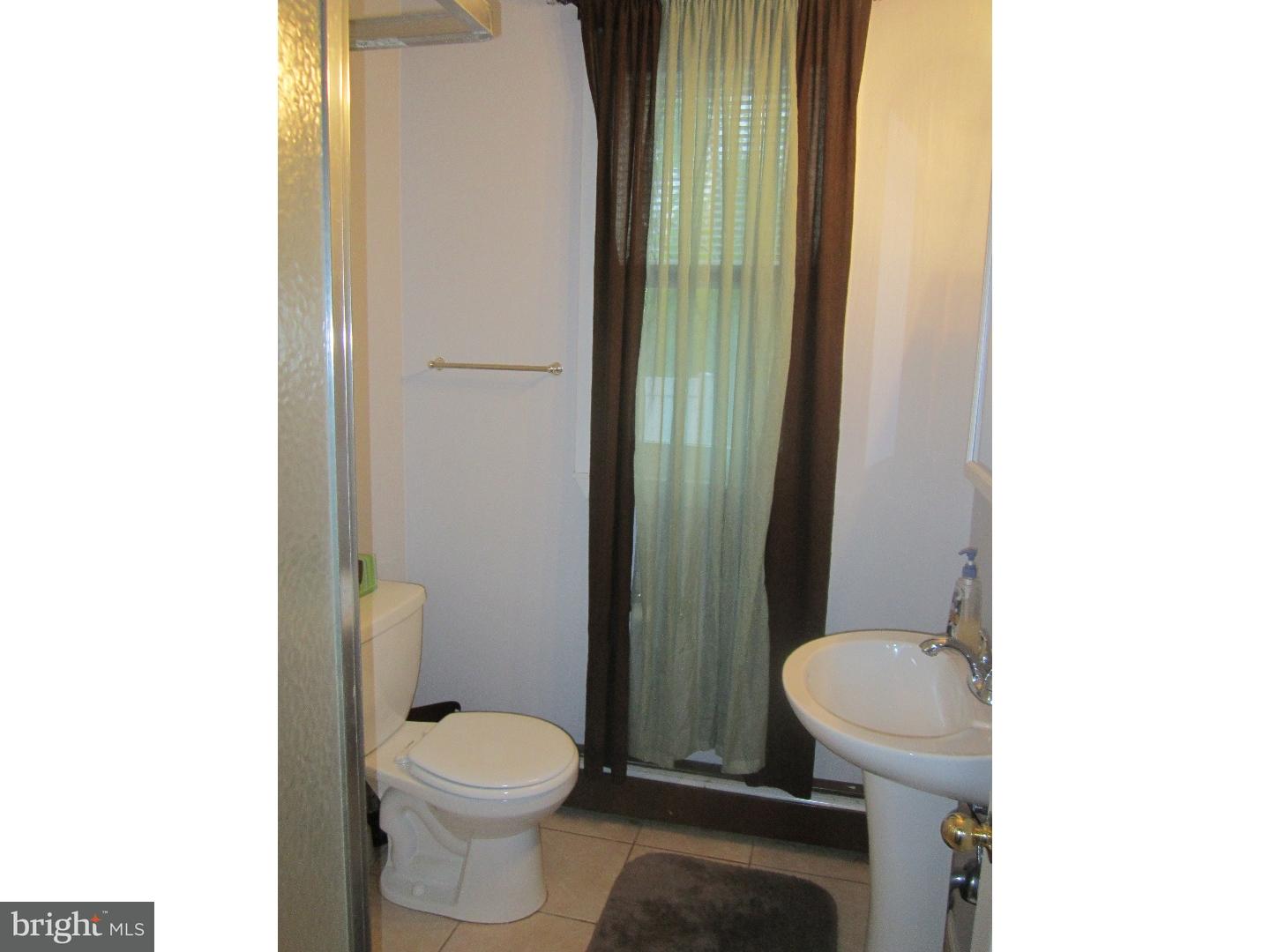 802 Aldon Road Claymont, DE 19703 - Photo 9 of 25 Bathroom