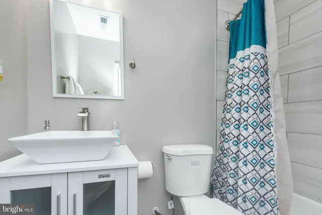 $2,599 | 1007 West Fayette Street, Baltimore, MD 21223