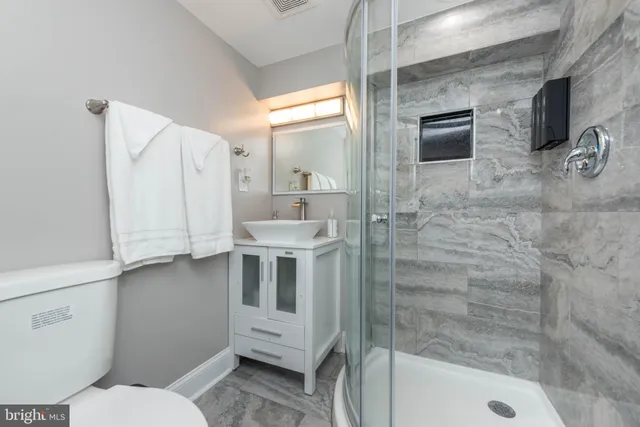 $2,599 | 1007 West Fayette Street, Baltimore, MD 21223