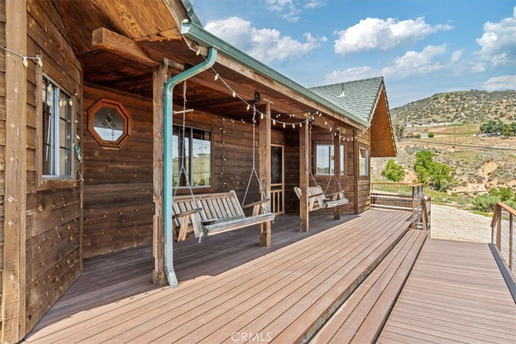 770 Roads End Point Lebec, CA 93243 - Photo 4 of 43