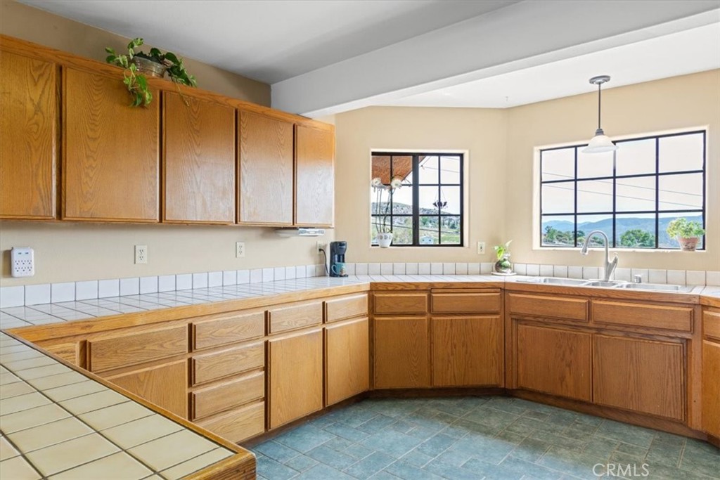 770 Roads End Point Lebec, CA 93243 - Photo 9 of 43