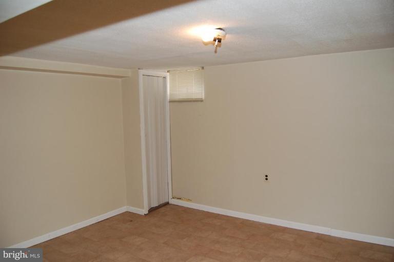 3015 Georgetown Road Baltimore, MD 21230 - Photo 16 of 17 Family Room