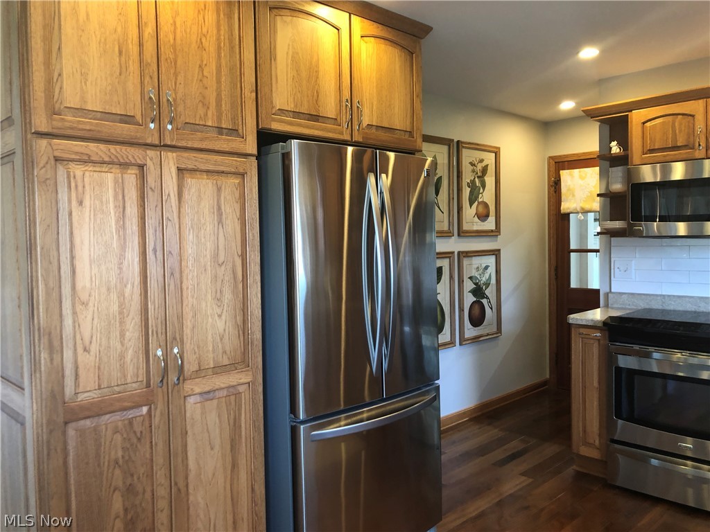72240 Sharon Road Bridgeport, OH 43912 - Photo 9 of 27 Gallery Image 9