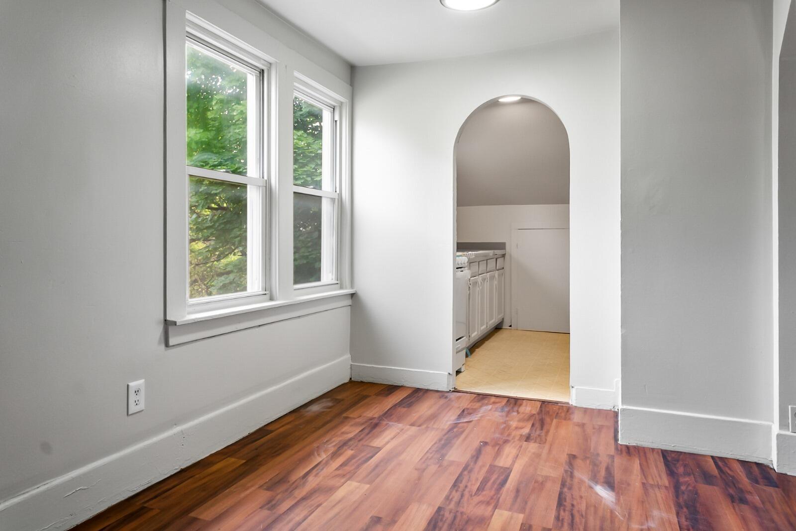 44 Euclid Avenue, Unit 2 Pontiac, MI 48342 - Photo 4 of 11 IMG-20240516-WA0003