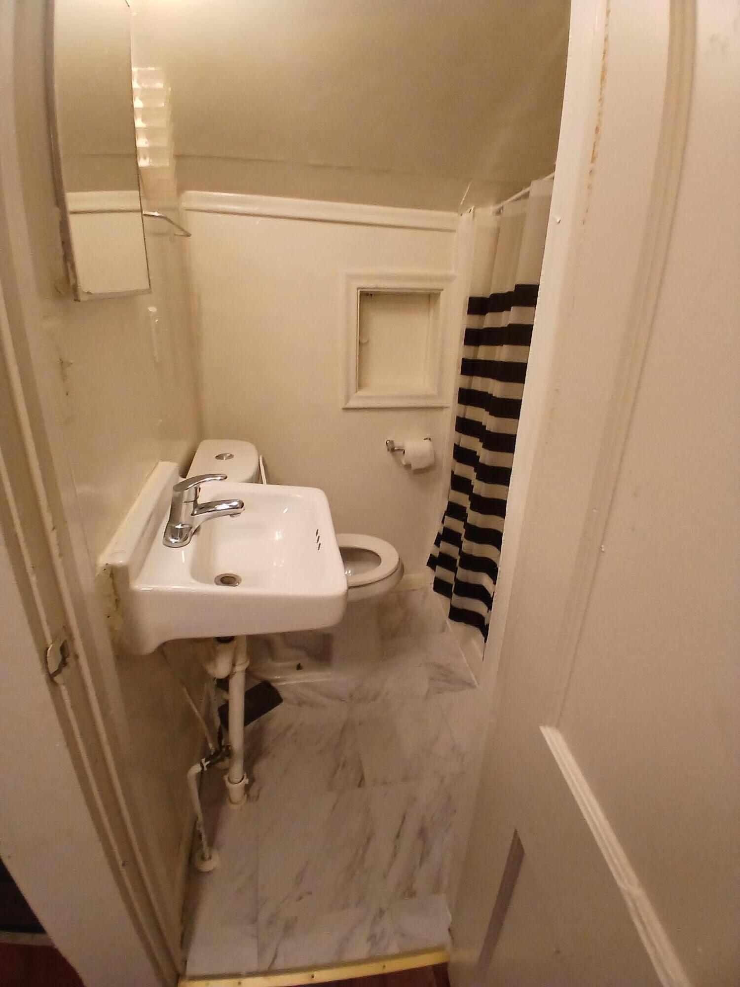 44 Euclid Avenue, Unit 2 Pontiac, MI 48342 - Photo 7 of 11 1000005999