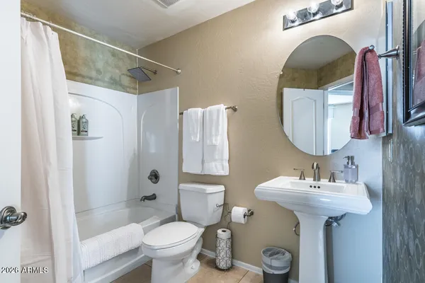 $2,895 | 1664 East Bridgeport Parkway, Gilbert, AZ 85295