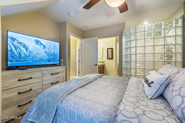 $2,895 | 1664 East Bridgeport Parkway, Gilbert, AZ 85295