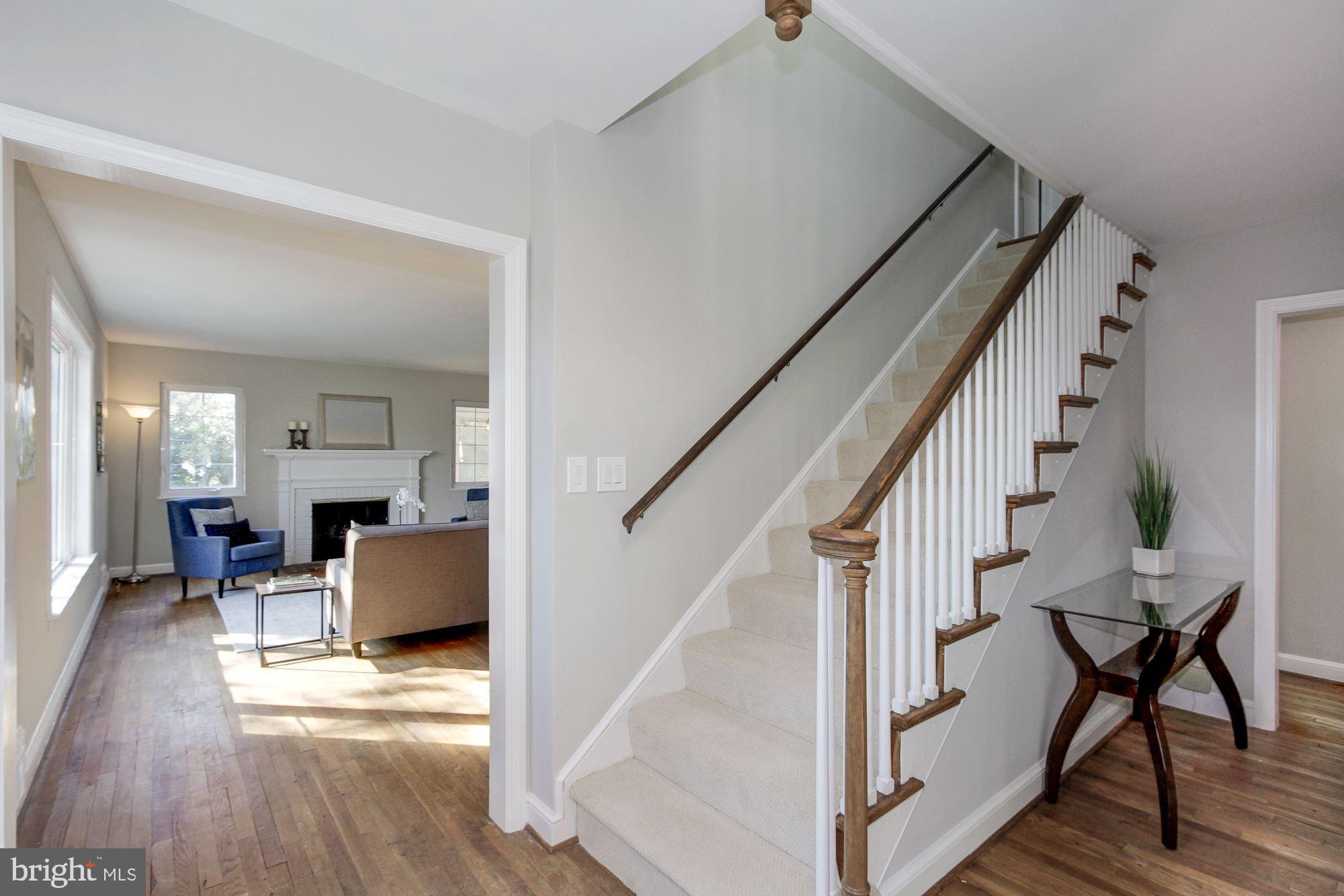 3900 Saul Road Kensington, MD 20895 - Photo 2 of 21 Foyer