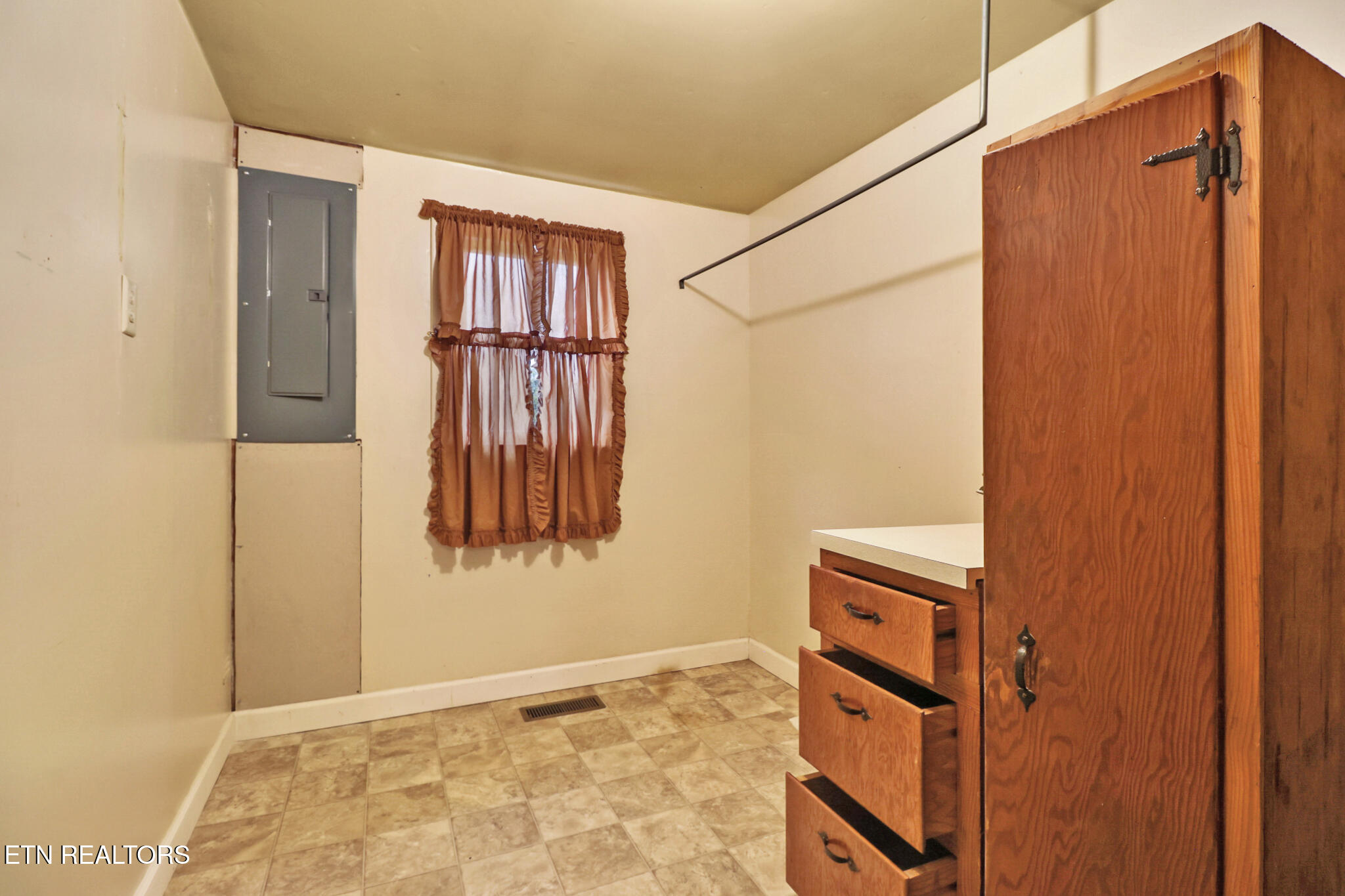 501 Hill Road Jamestown, TN 38556 - Photo 33 of 34 if1a9323-if1a9327