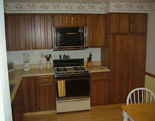 163 McIntyre Road Pittsburgh, PA 15237 - Photo 2 of 8 Kitchen.
