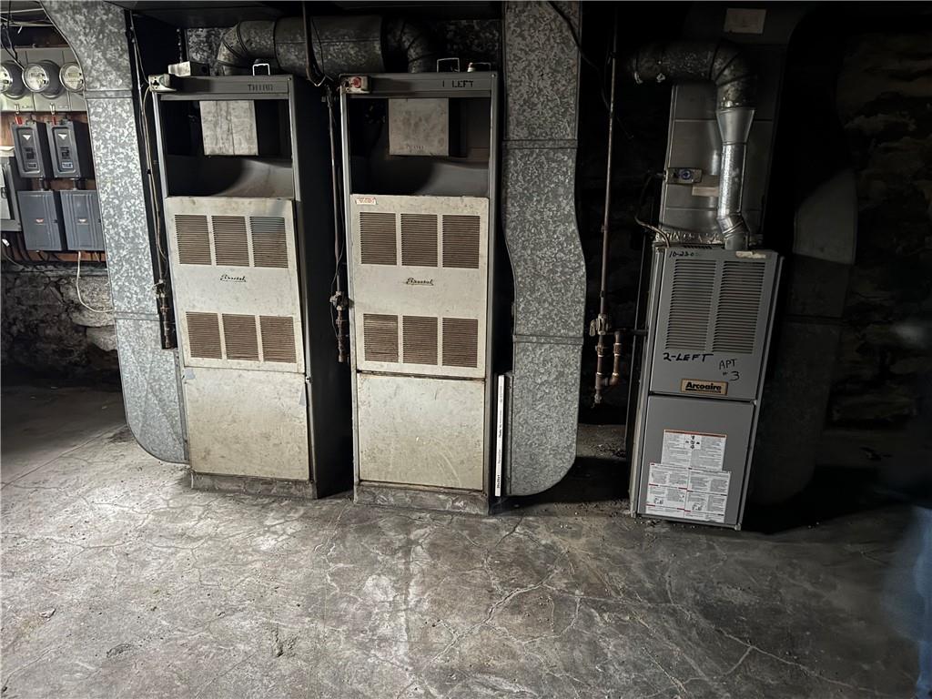 221 Singer Avenue McKees Rocks, PA 15136 - Photo 18 of 23