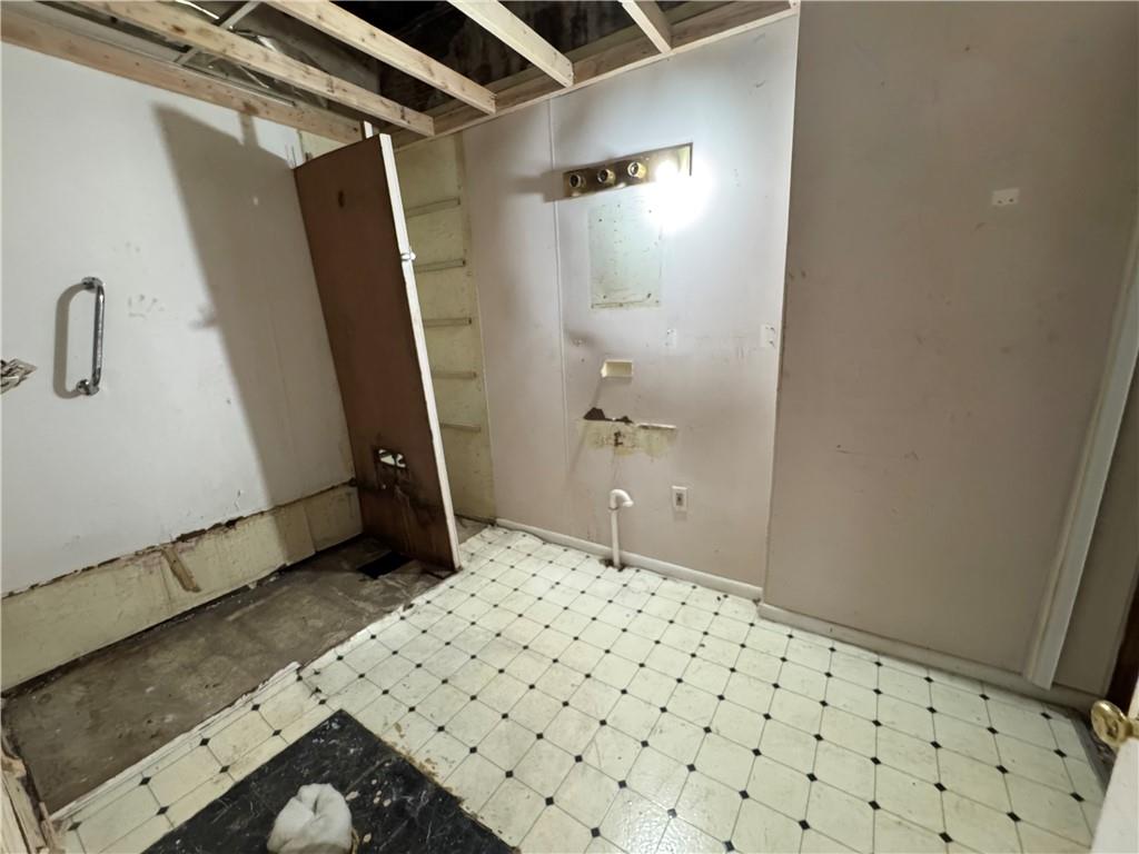 221 Singer Avenue McKees Rocks, PA 15136 - Photo 8 of 23 a bathroom with a sink