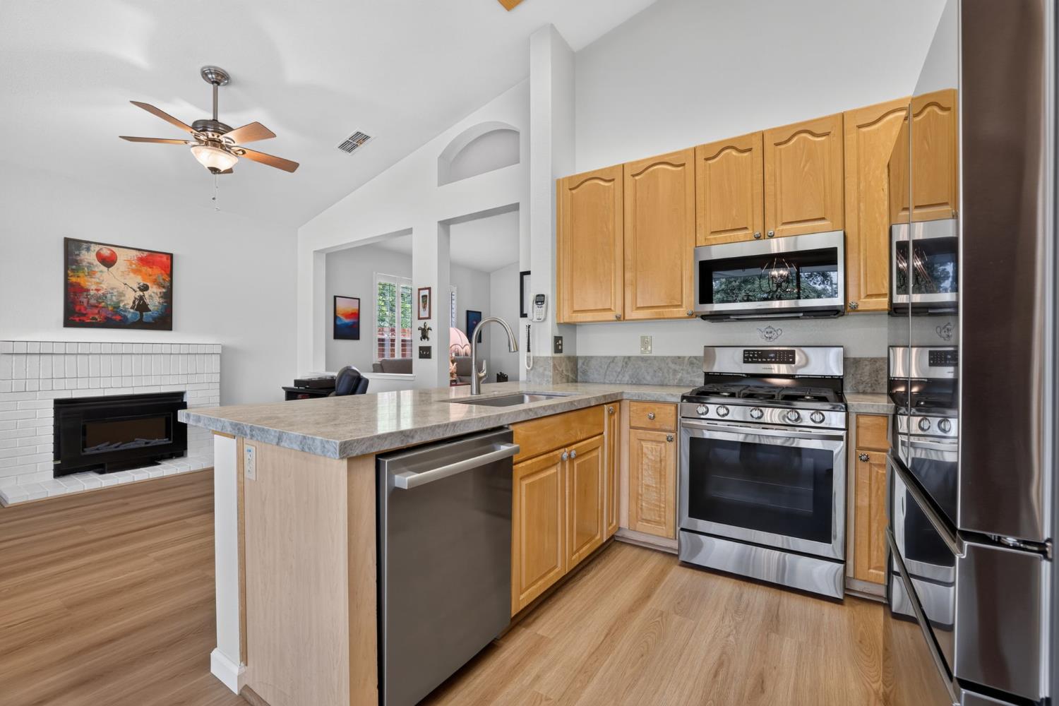 906 Rathbone Circle Folsom, CA 95630 - Photo 15 of 44