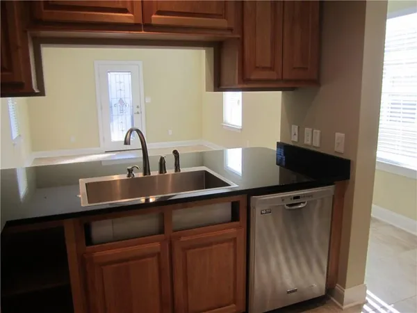 $1,600 | 618 Chalmette Street, Harvey, LA 70058