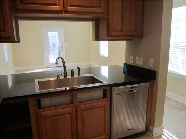 $1,600 | 618 Chalmette Street, Harvey, LA 70058