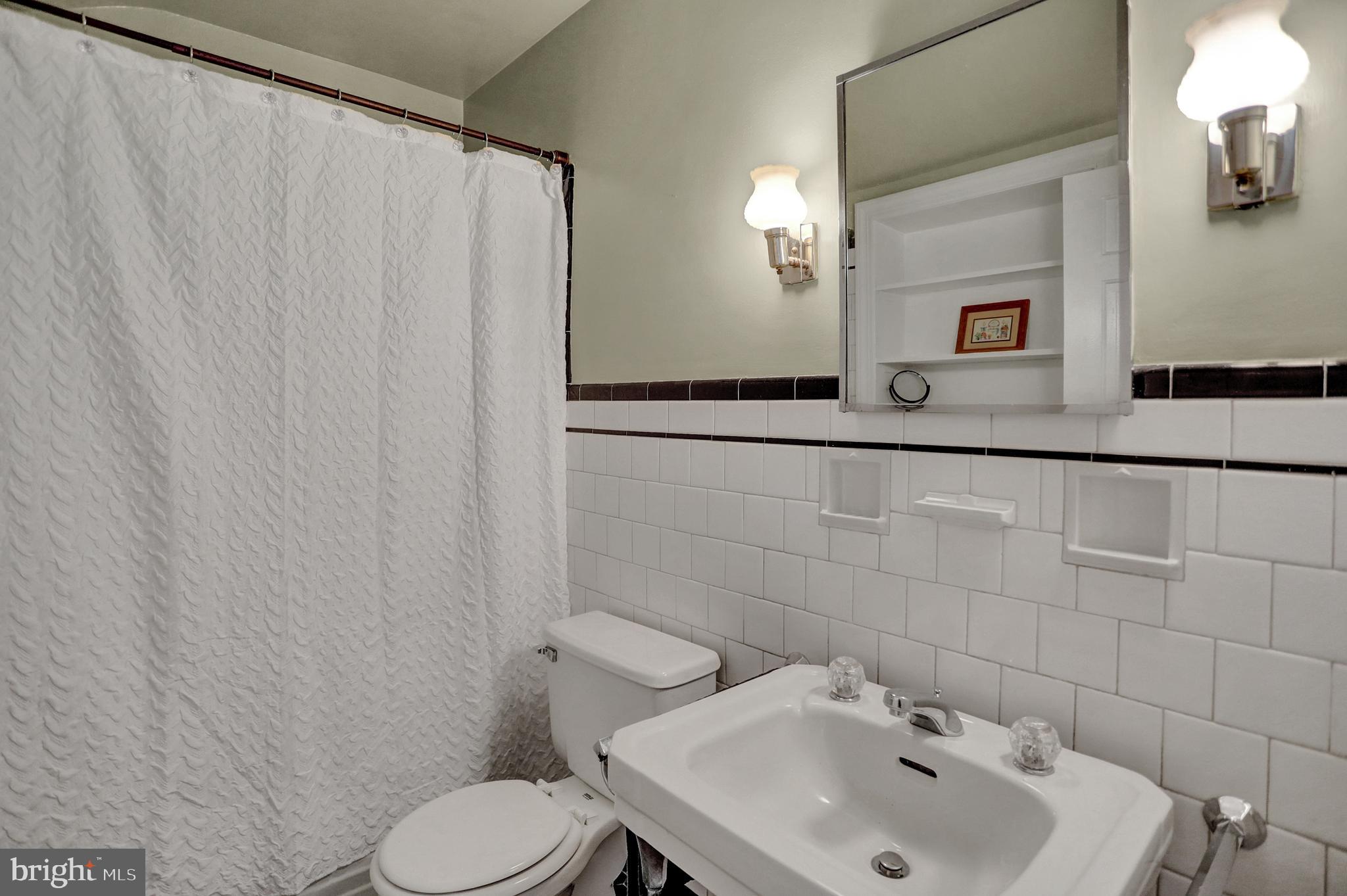 226 West Timonium Road Lutherville-Timonium, MD 21093 - Photo 21 of 56 Upper Level Hall Bathroom