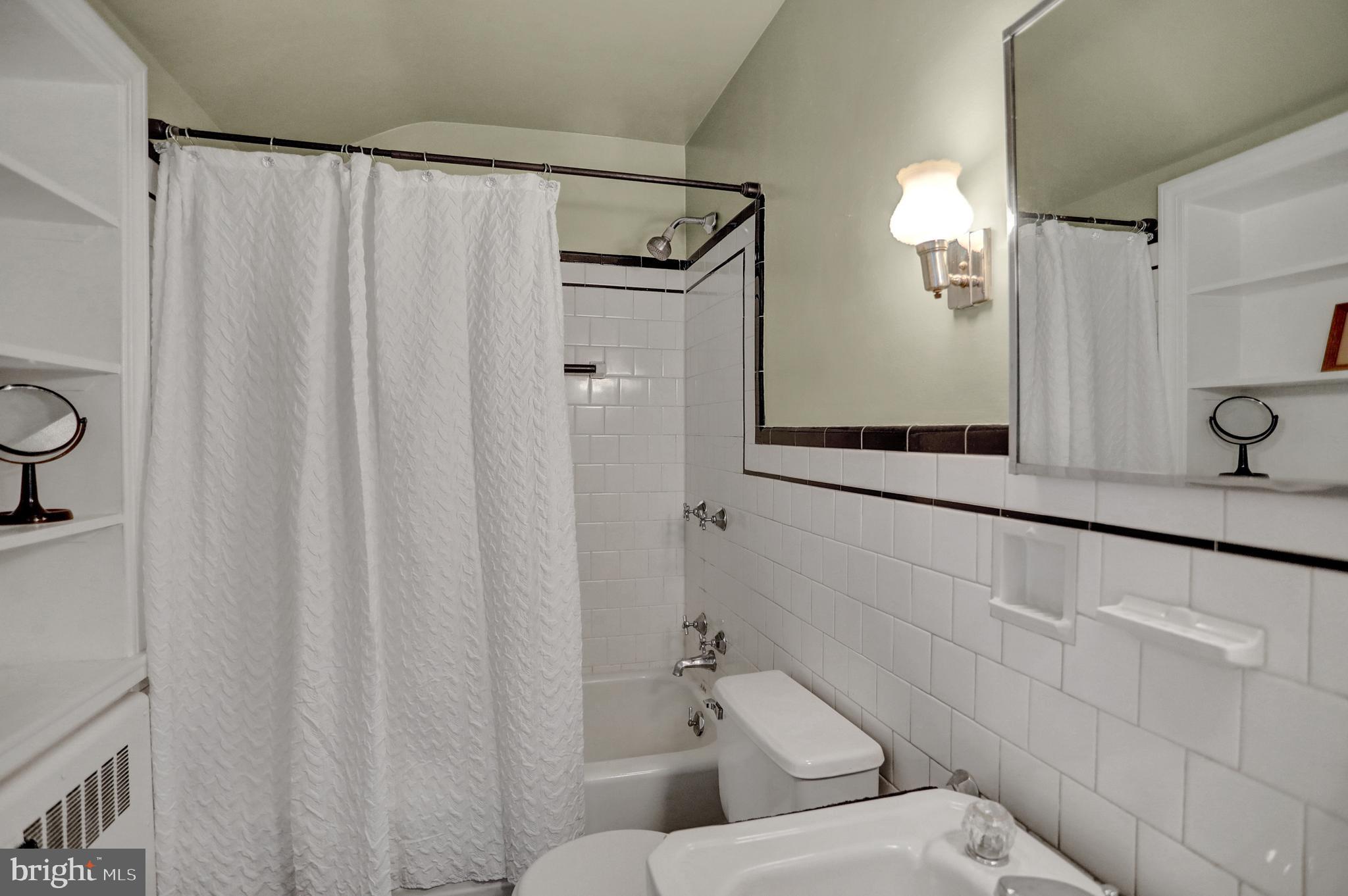226 West Timonium Road Lutherville-Timonium, MD 21093 - Photo 22 of 56 Upper Level Hall Bathroom